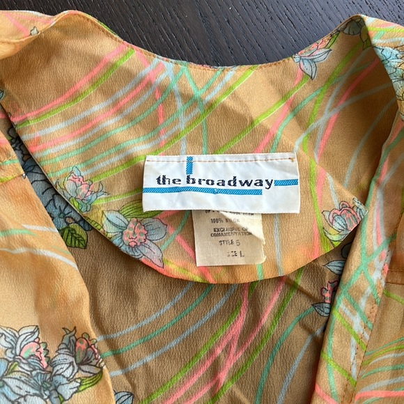 Absolutely Dreamy Vintage Around the Waist Top - Picture 2 of 4
